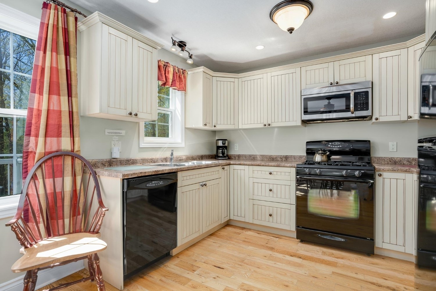 Franklin Cottage for sale: Blue Water Acres 2 bedroom 921.72 sq.ft. (Listed 2026-02-27)