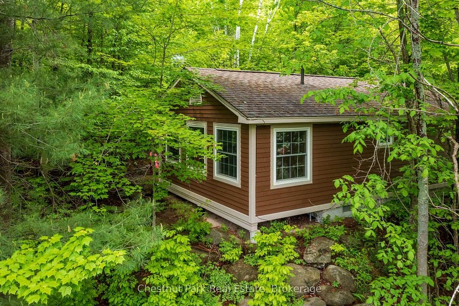 Lake of Bays Cottage for sale:  2 bedroom  (Listed 2026-07-03)