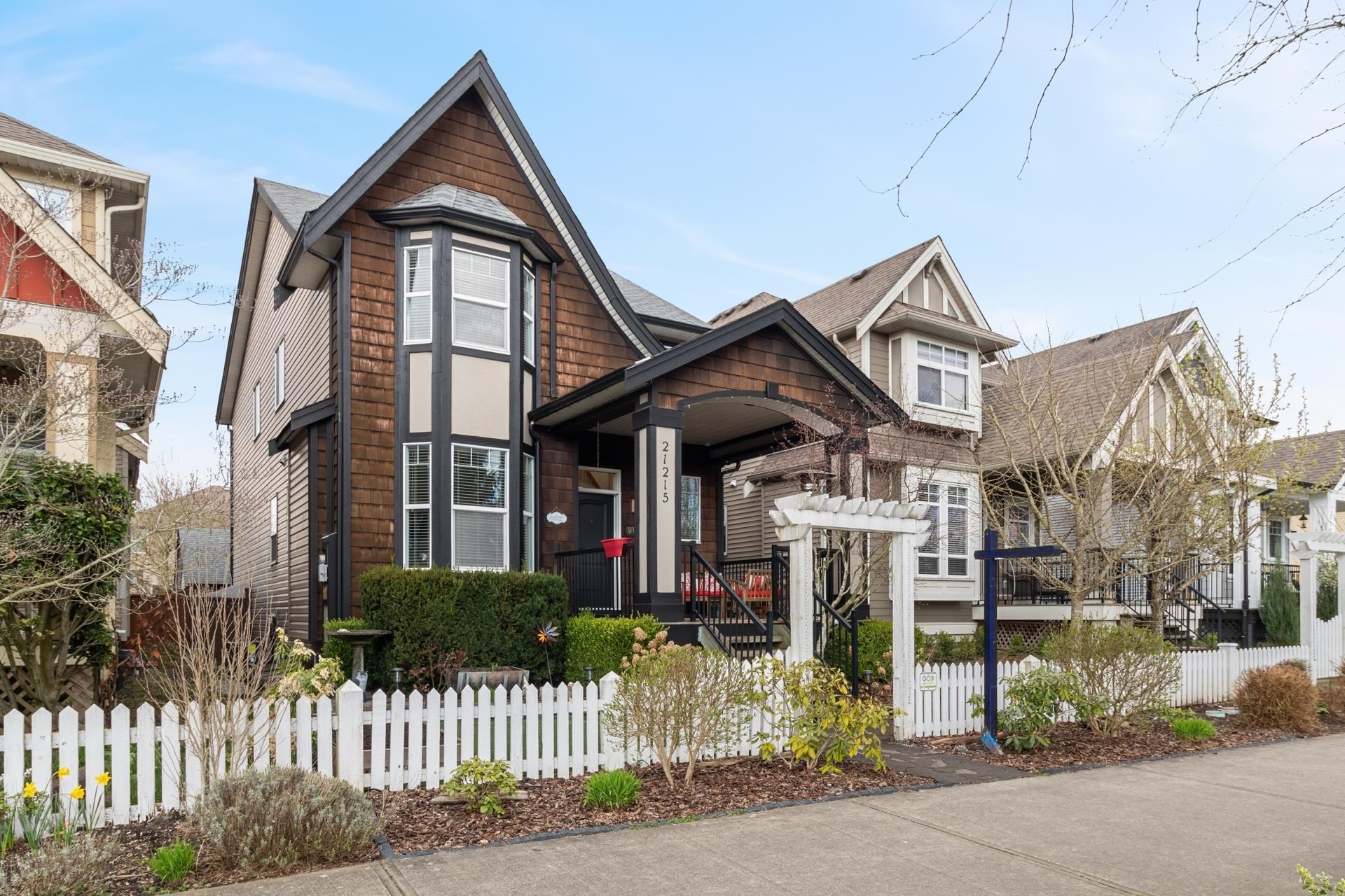 Willoughby Heights Single Family Residence for sale:  6 bedroom 3,015 sq.ft. (Listed 2025-05-29)