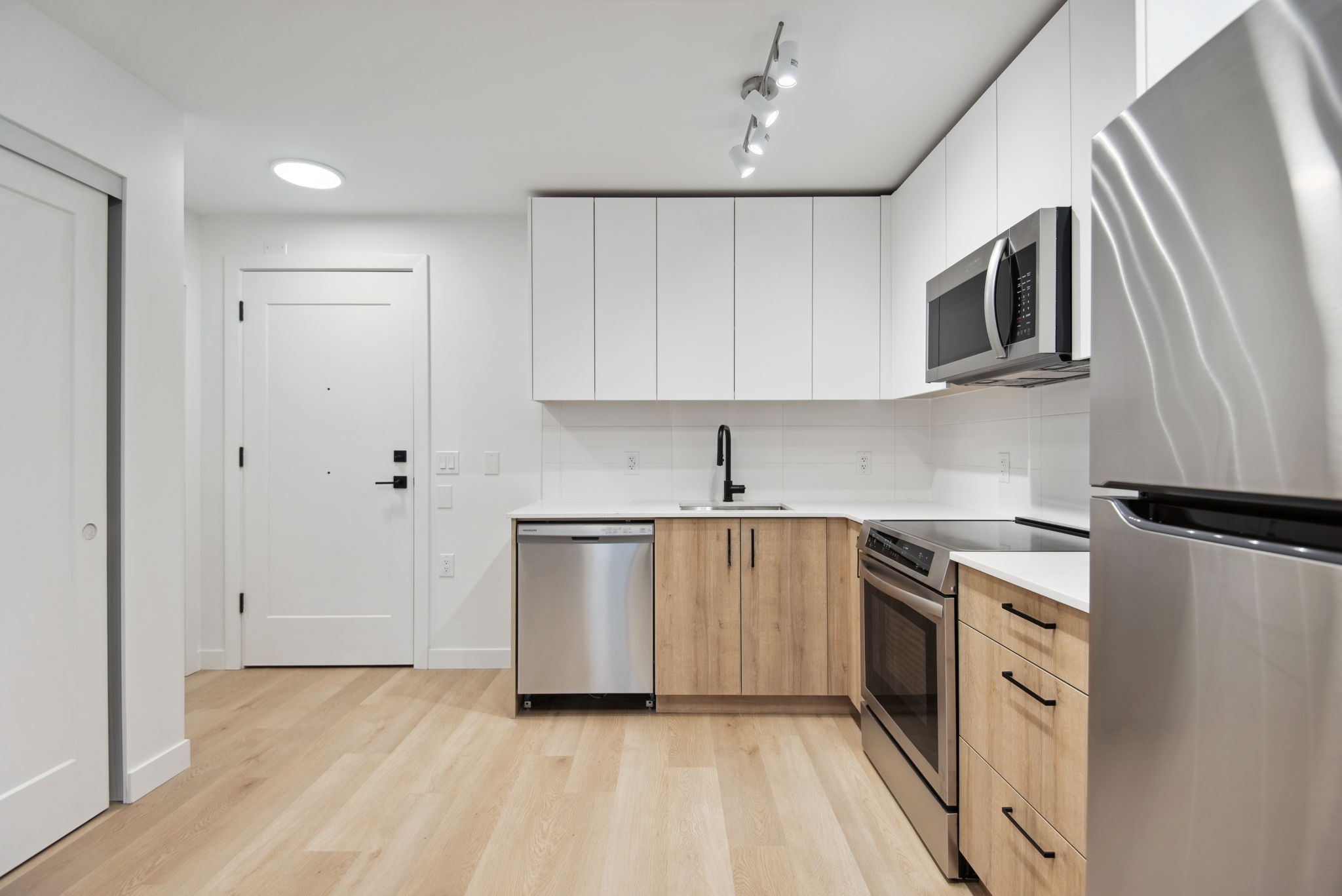 Vancouver Apartment for rent: Cedar Lane 3 bedroom 1,120 sq.ft. (Listed 2025-09-21)