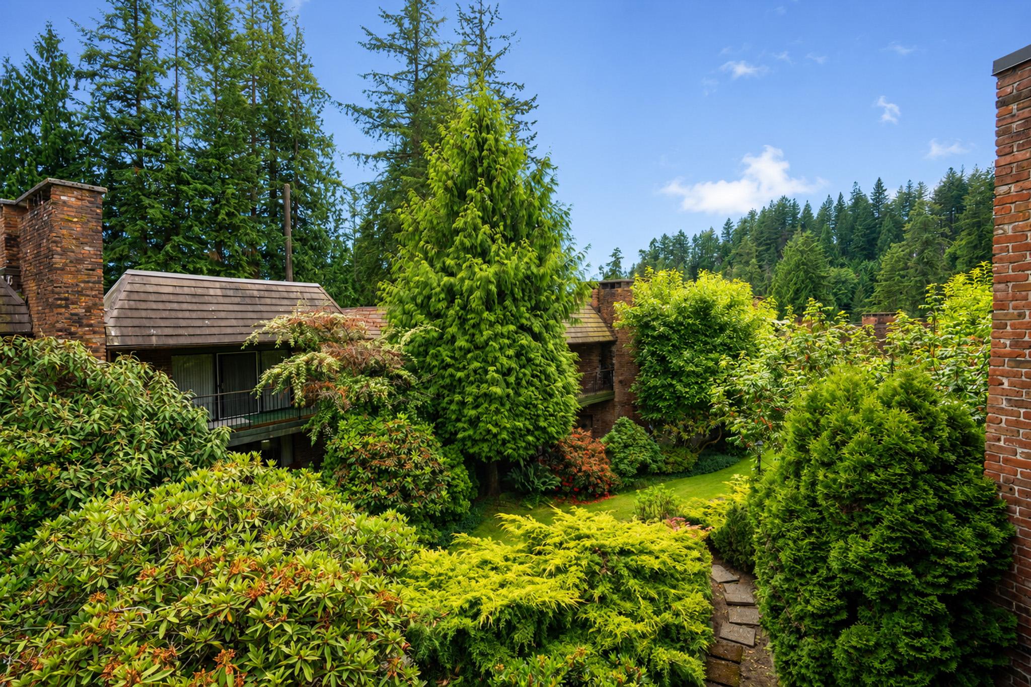 Capilano Townhouse: 3 bedroom