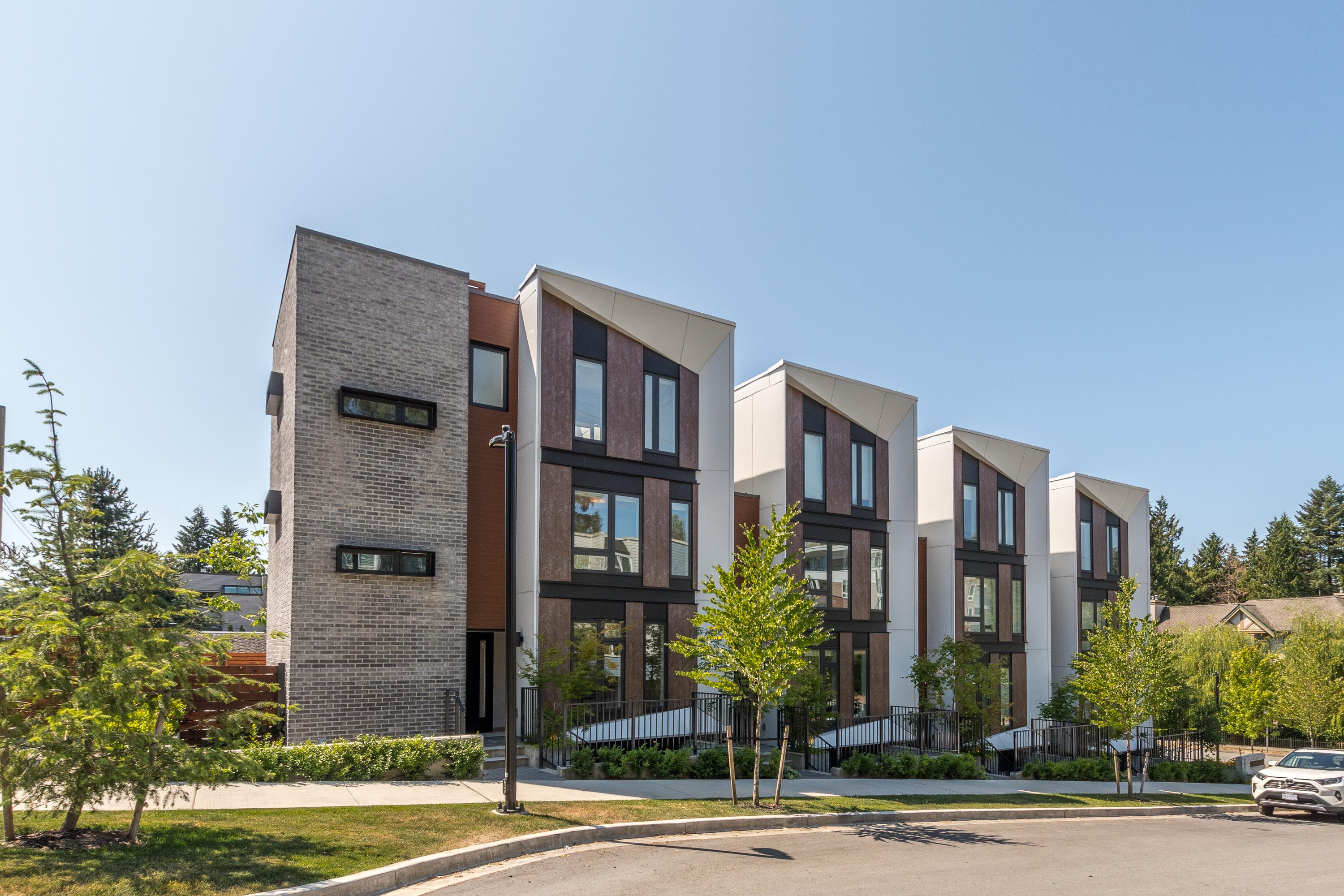 Central Lonsdale Townhouse: 3 bedroom
