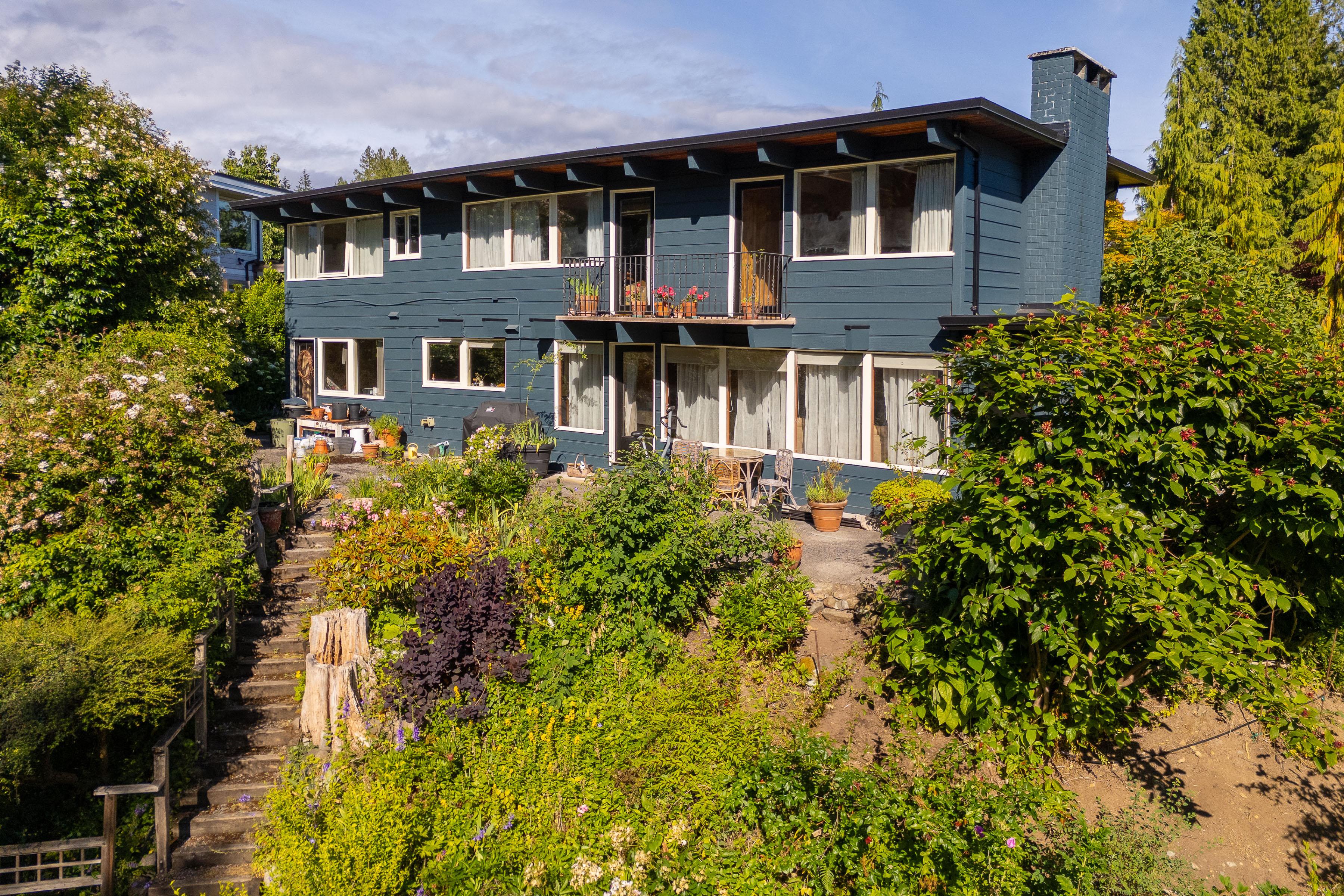 Ambleside Single Family Residence for sale:  5 bedroom 2,152 sq.ft. (Listed 2026-07-02)