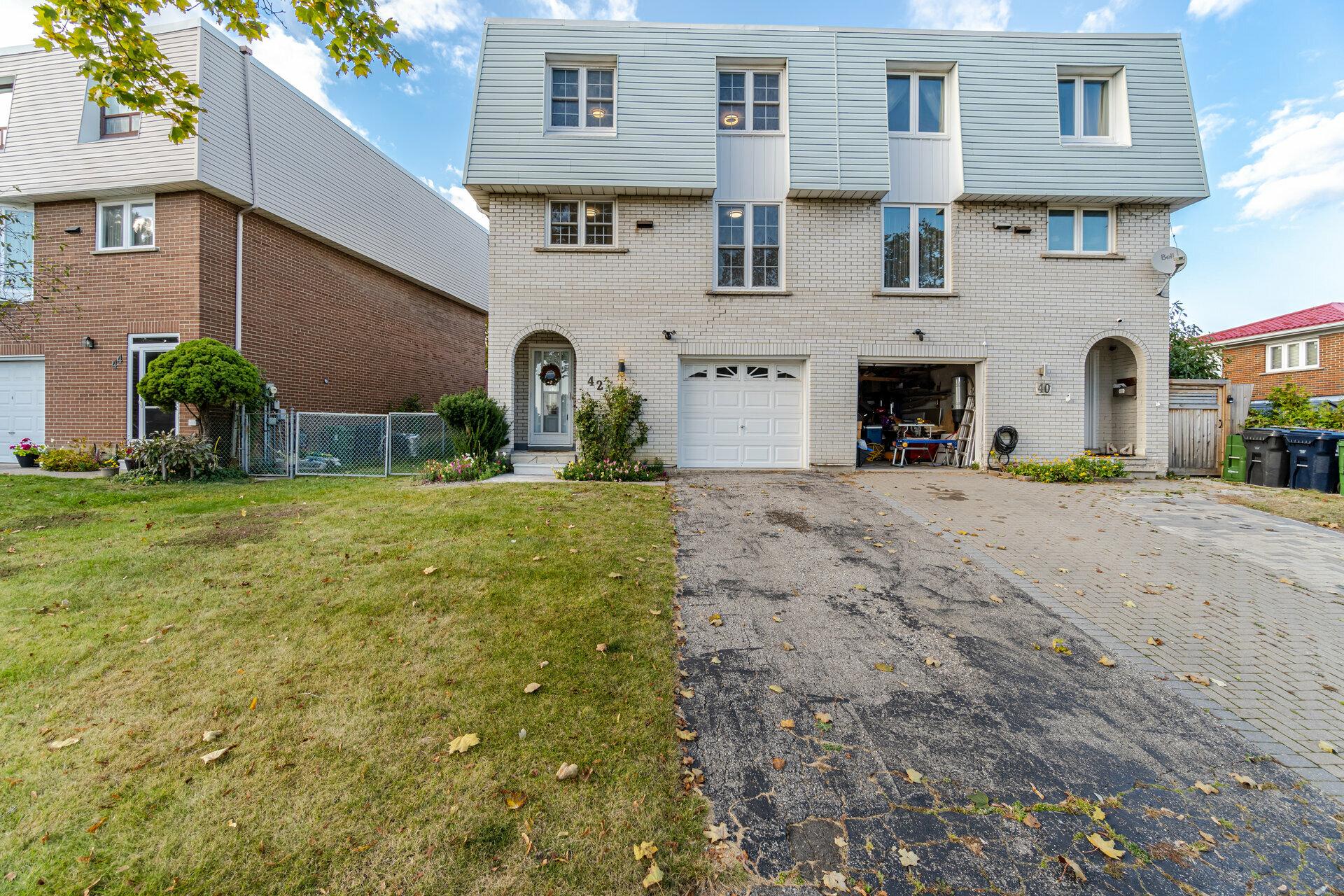 Toronto House for sale:  3 bedroom  (Listed 2023-10-20)