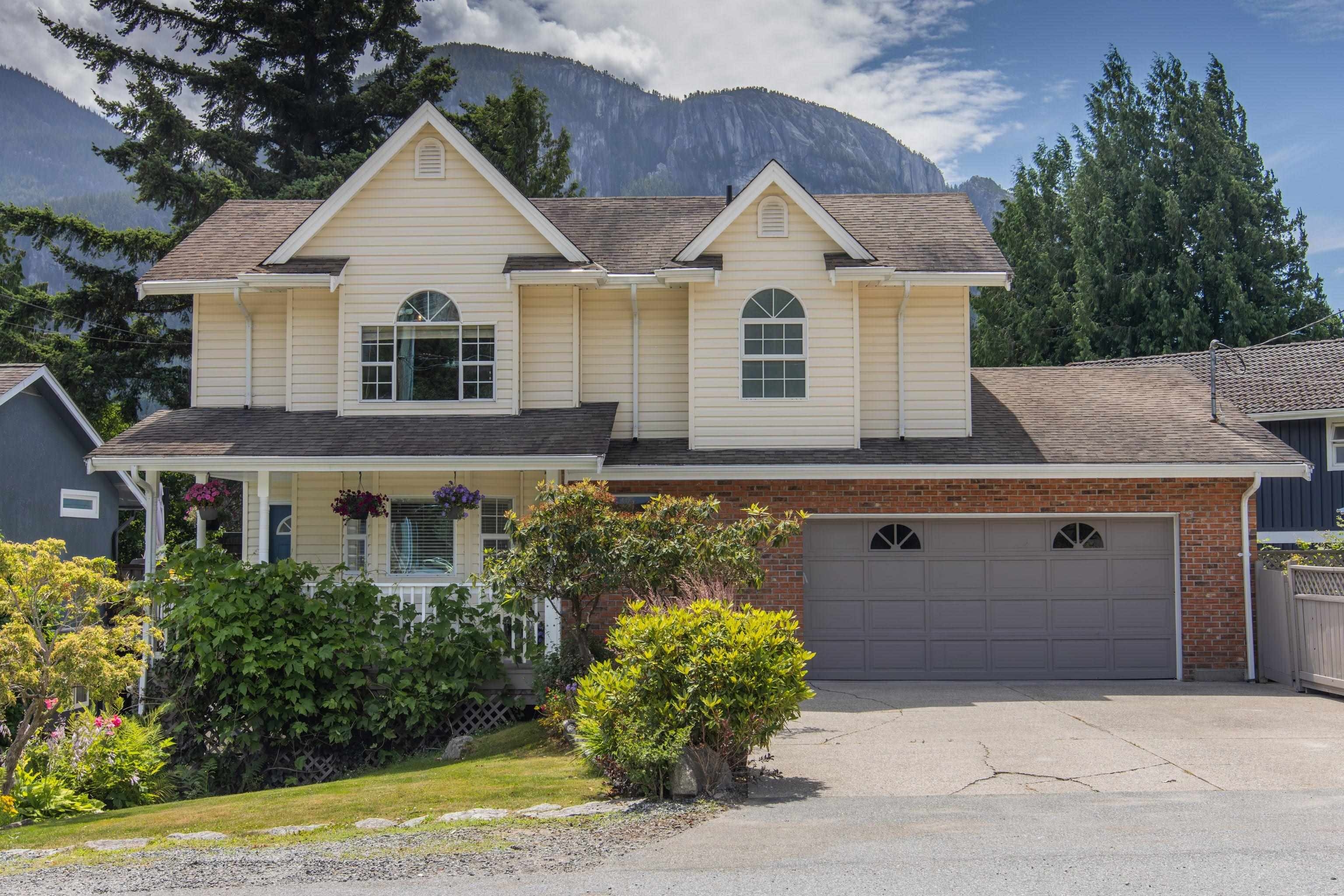 Hospital Hill Single Family Residence for sale:  5 bedroom 2,949 sq.ft. (Listed 2025-07-04)