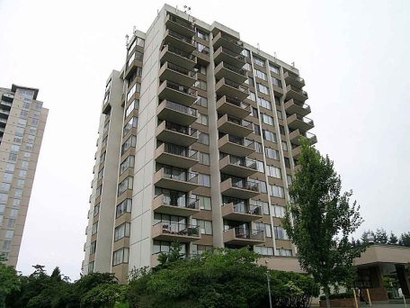 Middlegate Apartment for sale:  2 bedroom 944 sq.ft.