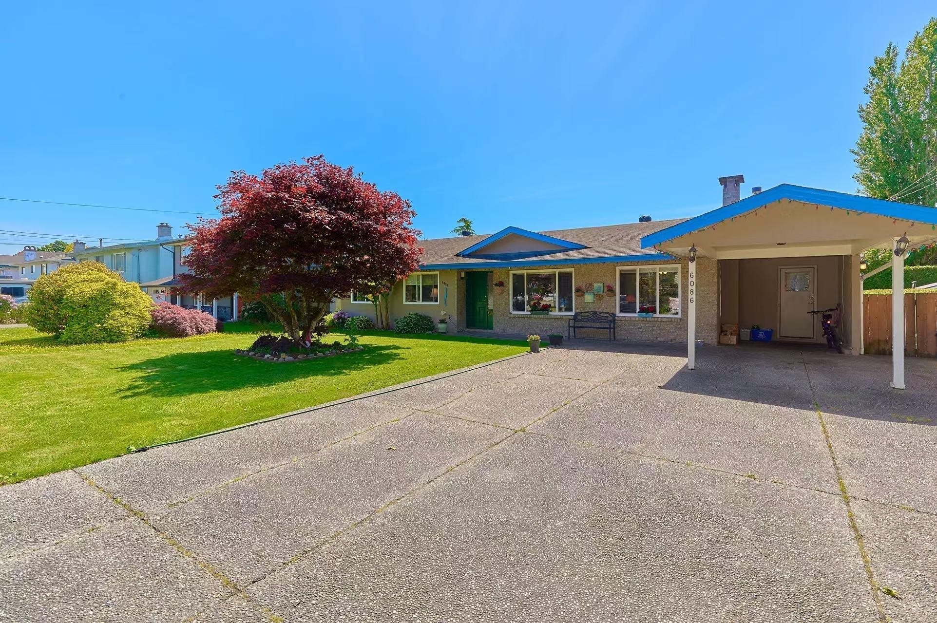 Holly Single Family Residence for sale:  3 bedroom 2,320 sq.ft. (Listed 2026-05-23)
