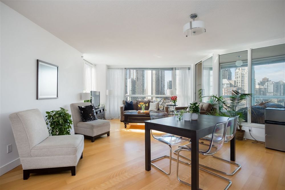 Yaletown Condo for sale 3 bedroom 1,226 sq.ft. (Listed 20200408)
